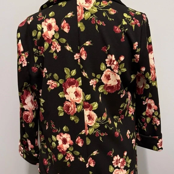 Elegant Floral Women's Blazer Size Small - Picture 2 of 4